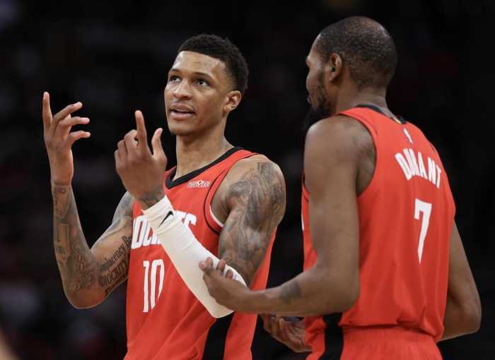 火箭队再伤1人！主力中锋因伤退场，砍5+10+2！5号位仅剩2人可用