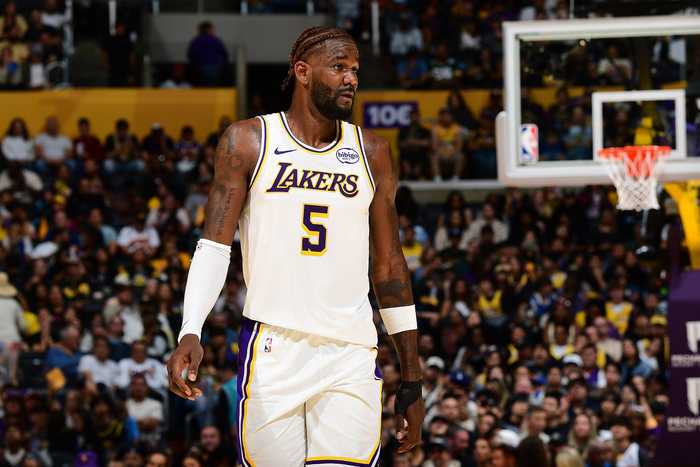 梦游呢？艾顿过去三场场均仅5.7分8篮板 运动战命中率31%