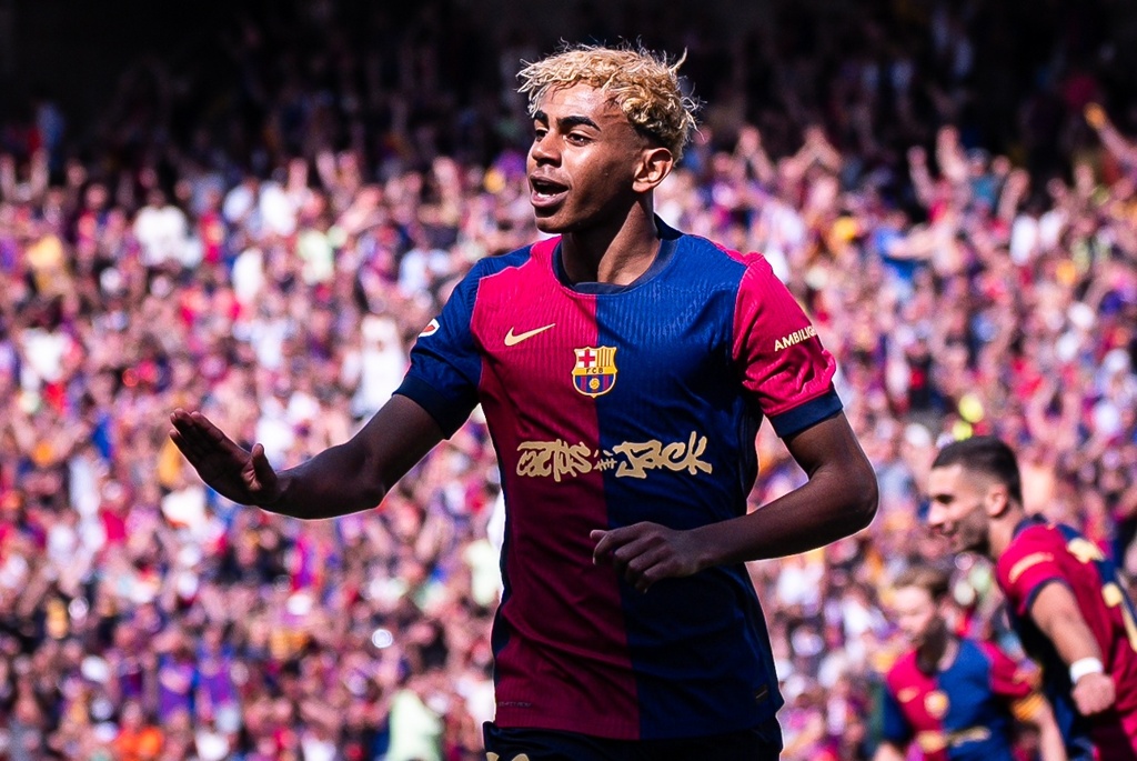 每体：亚马尔买下了曾经属于皮克和夏奇拉的两套豪宅