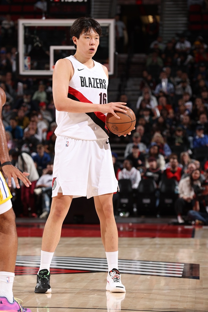 刘维伟寄语杨瀚森：保持耐心 保持努力 每天都努力去进步一点